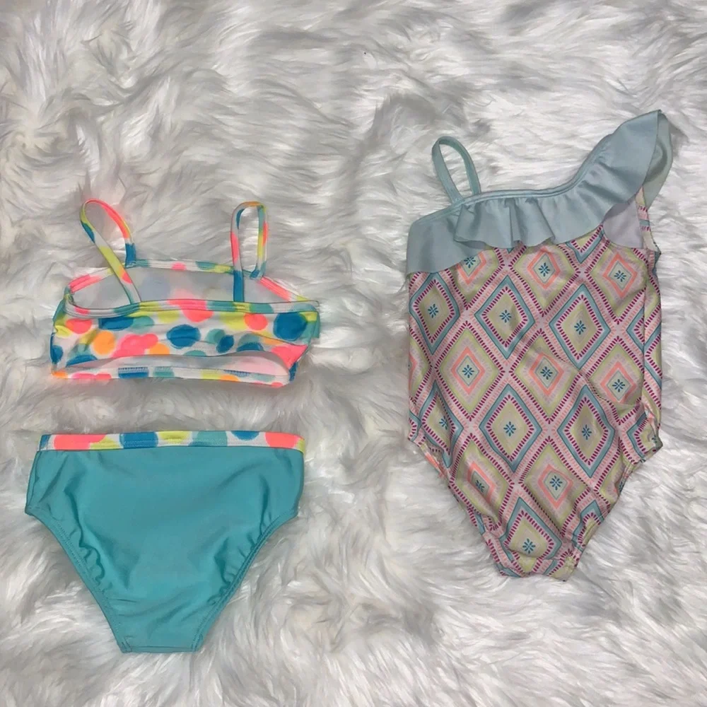 5 for $25🎈2 girls swimsuit